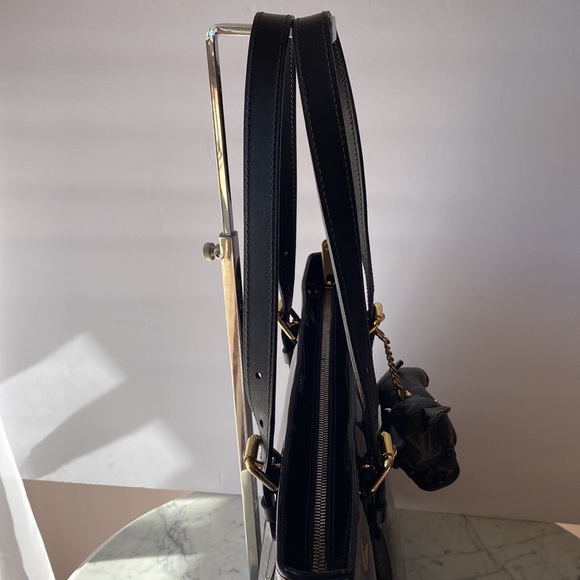 Authentic Louis Vuitton Brentwood tote/shoulder bag Near Pristine ! - Picture 8 of 16